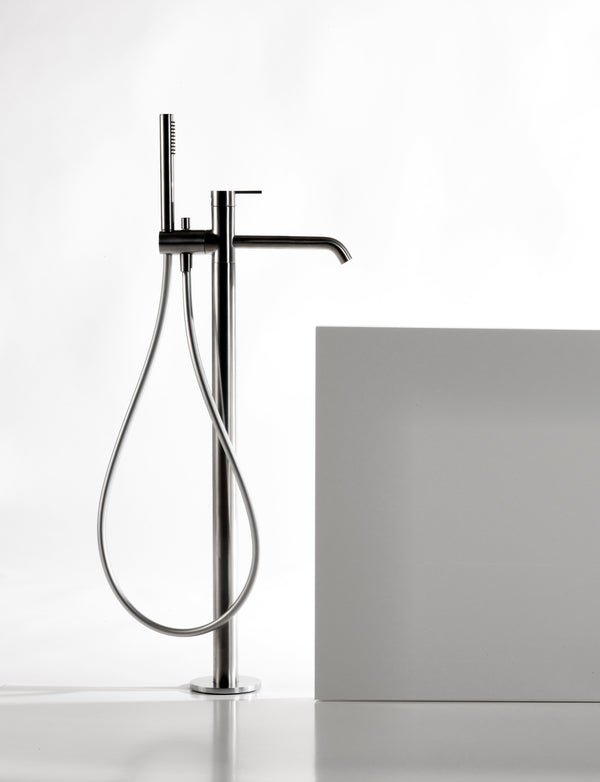 DO61 Freestanding Bath Tap